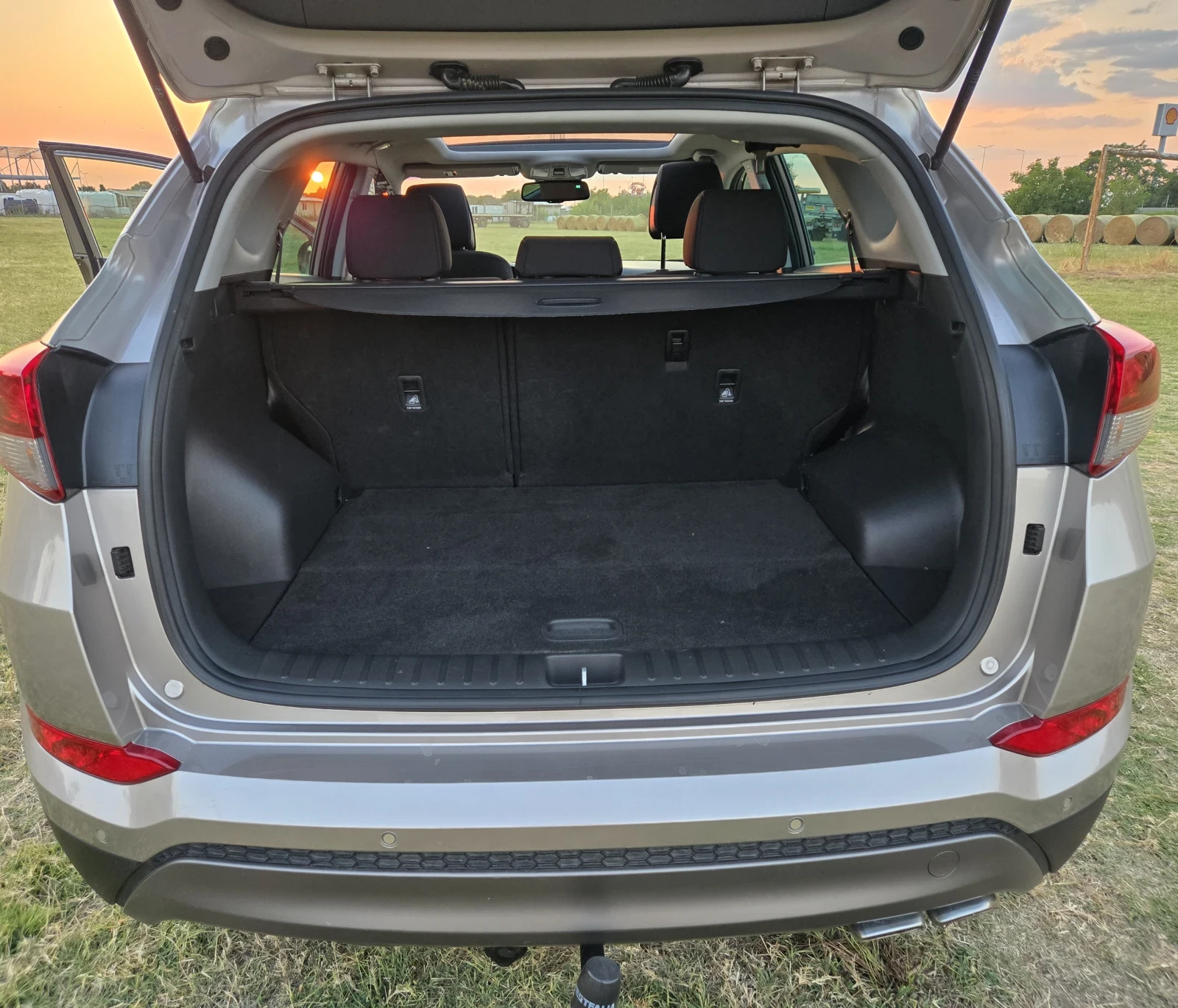 Hyundai Tucson 2.0 CRDI 136kc.4x4 PANORAMA, снимка 10 - Автомобили и джипове - 55052962