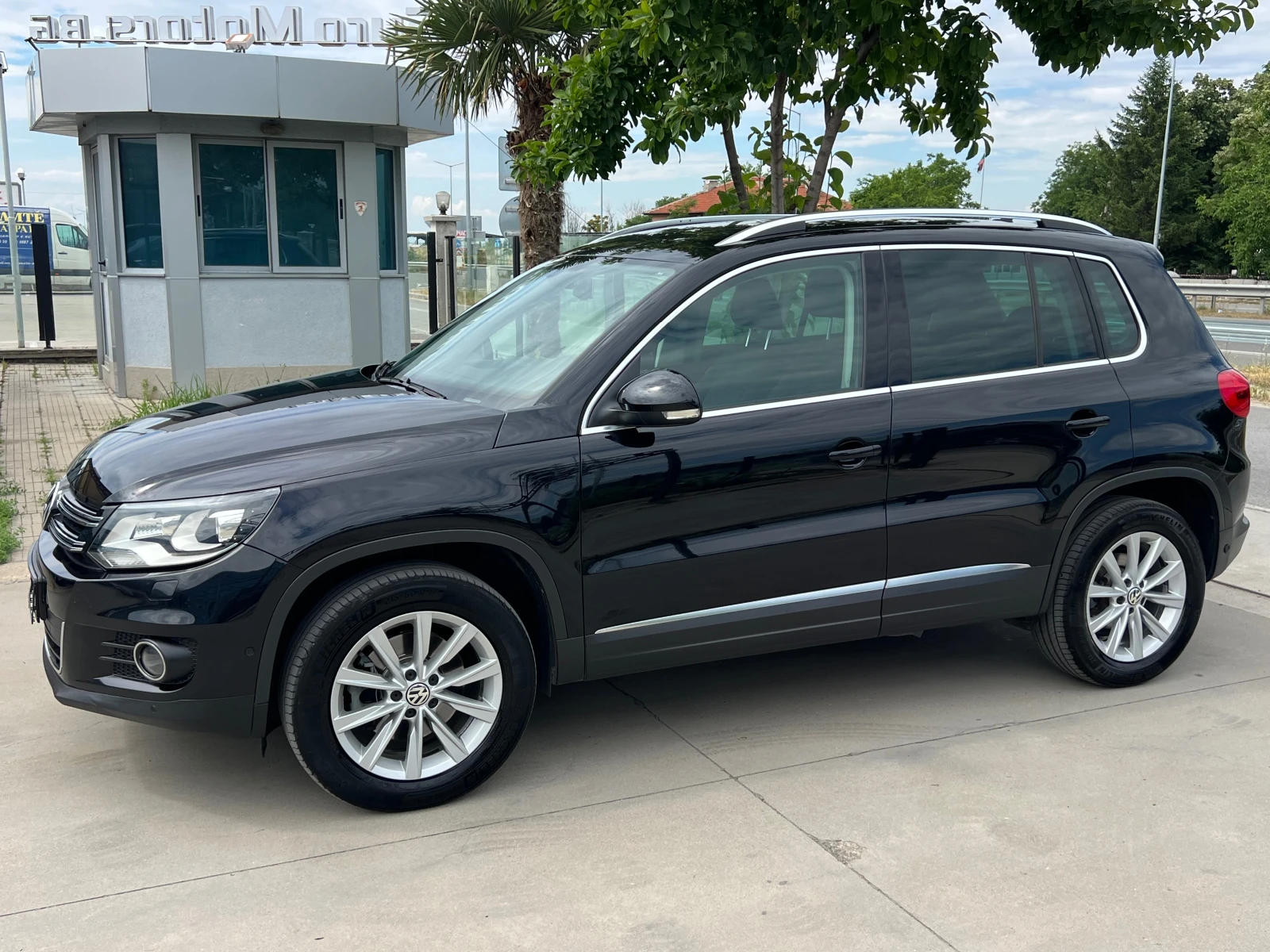 VW Tiguan 2.0TDI-150ps, 4-MOTION-ПЪЛНА СЕРВИЗНА ИСТОРИЯ!!!, снимка 7 - Автомобили и джипове - 55263787