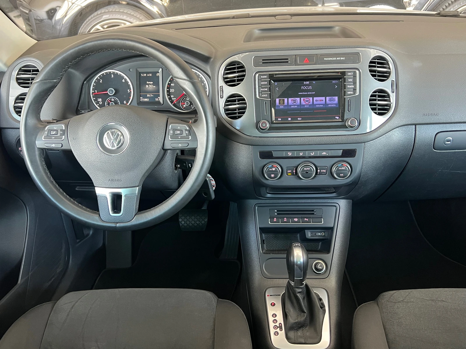 VW Tiguan 2.0TDI-150ps, 4-MOTION-ПЪЛНА СЕРВИЗНА ИСТОРИЯ!!!, снимка 10 - Автомобили и джипове - 55263787