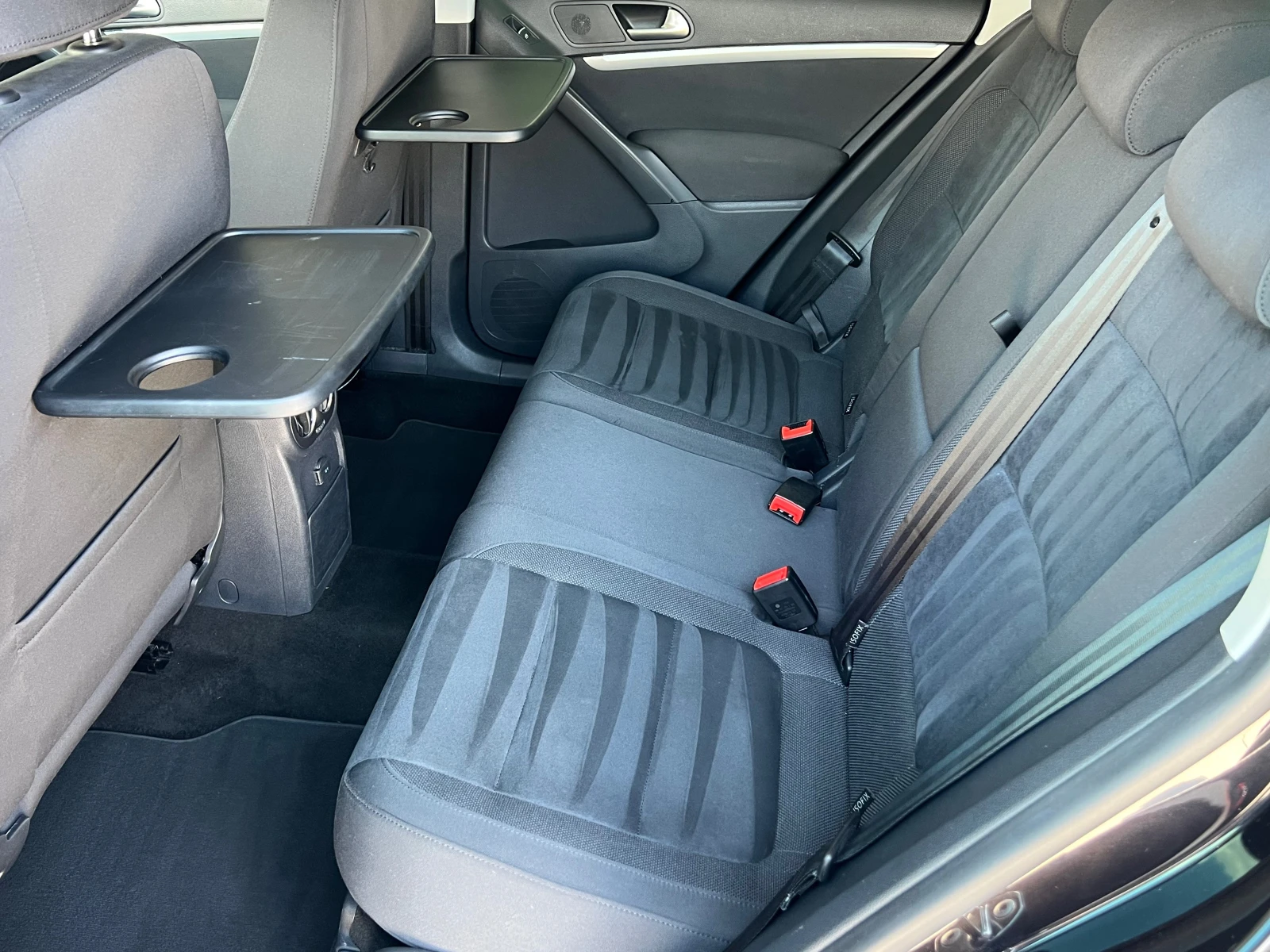 VW Tiguan 2.0TDI-150ps, 4-MOTION-ПЪЛНА СЕРВИЗНА ИСТОРИЯ!!!, снимка 13 - Автомобили и джипове - 55263787