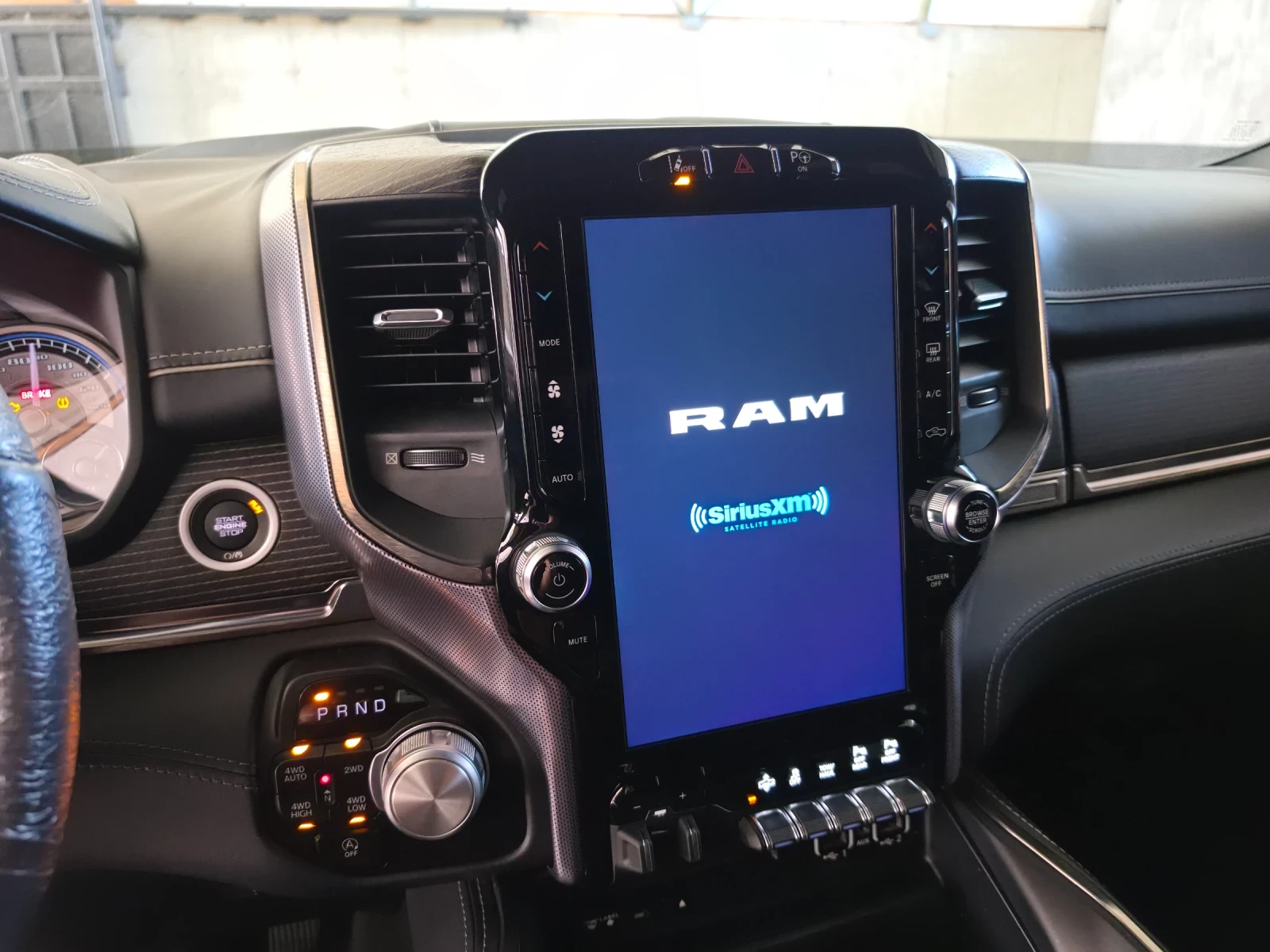 Dodge RAM 1500 5.7 V8 Hemi Limited e-torque + 50h.p. , снимка 16 - Автомобили и джипове - 55437093