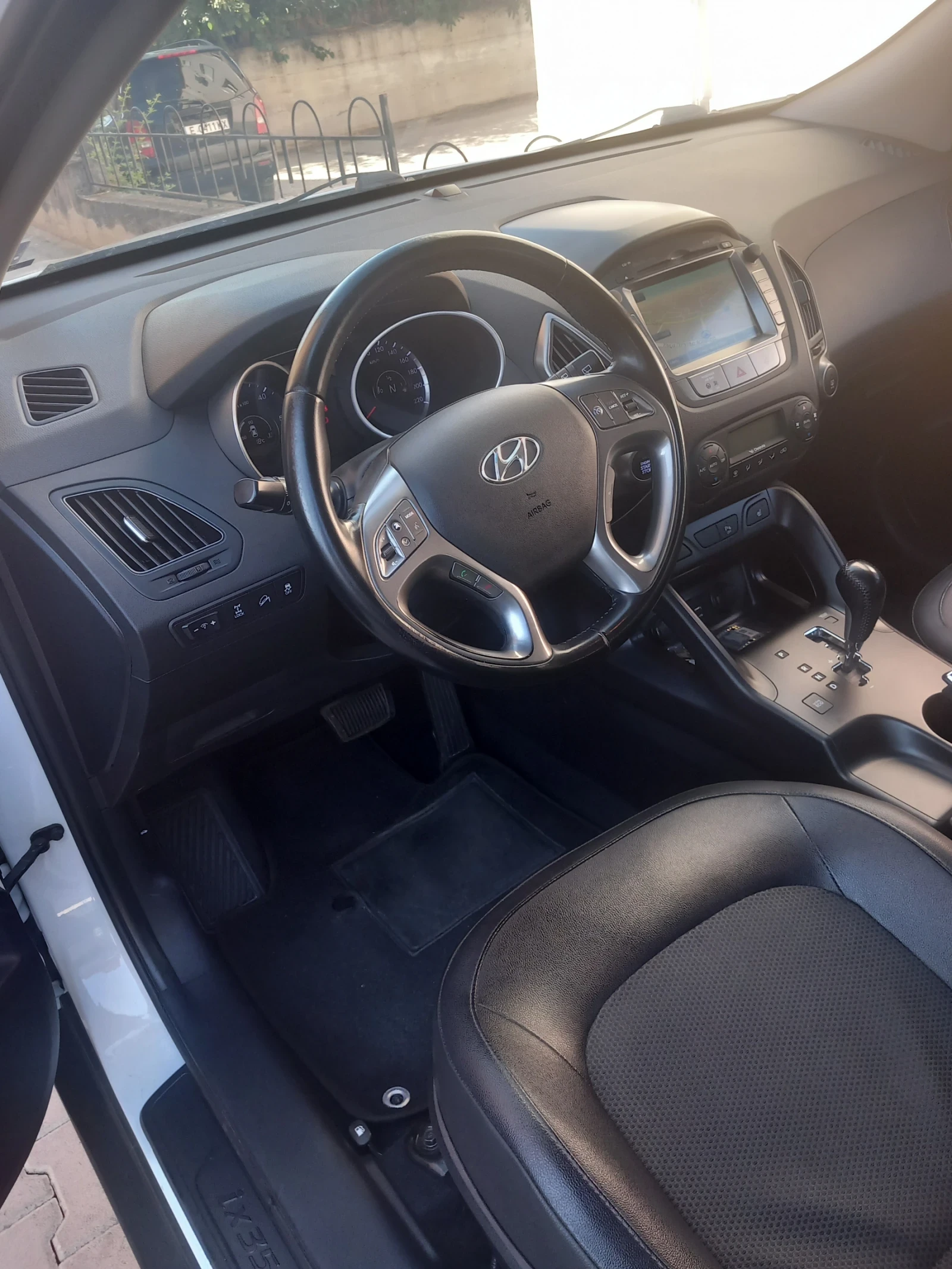 Hyundai IX35, снимка 11 - Автомобили и джипове - 56364468