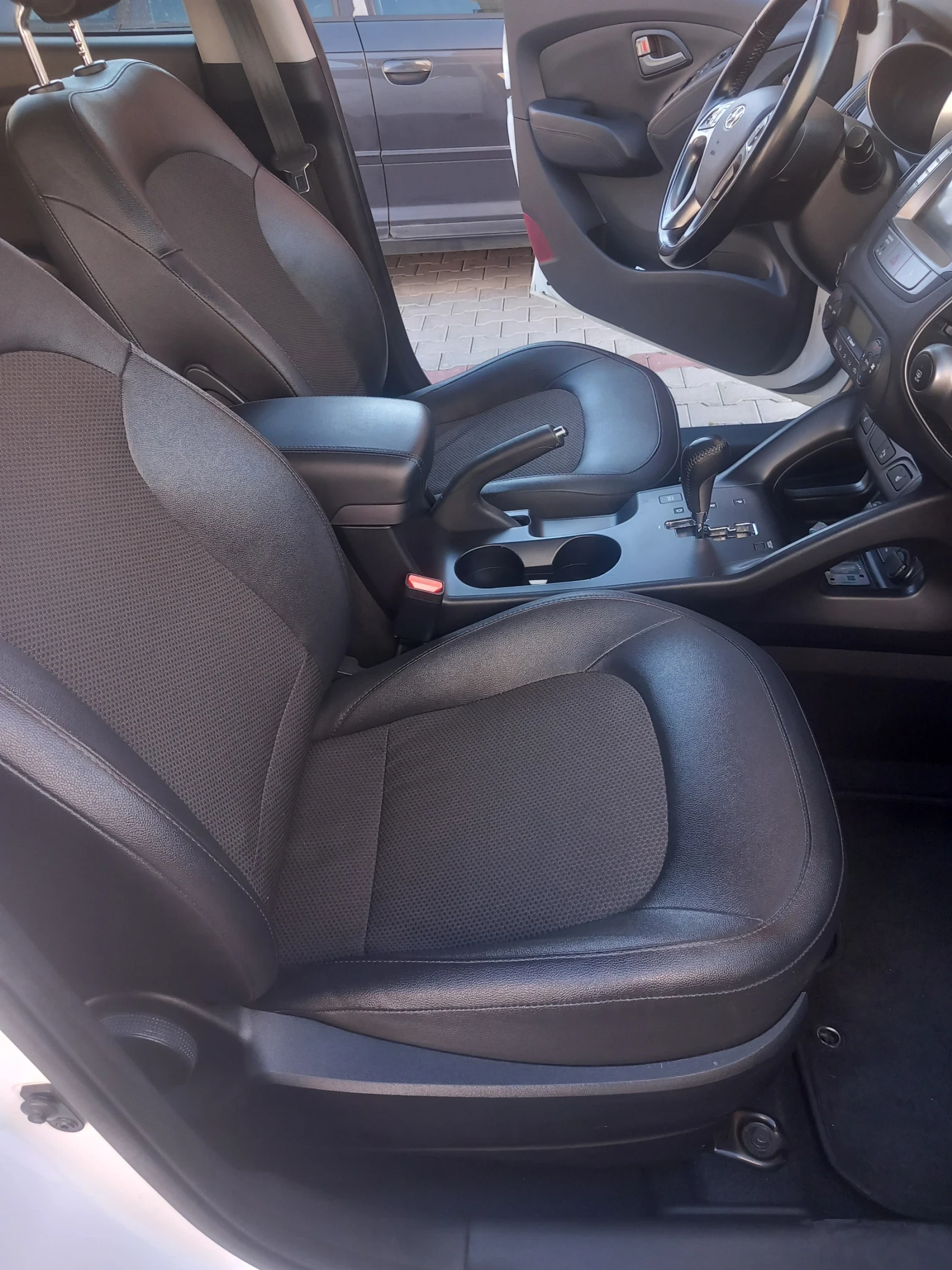 Hyundai IX35, снимка 9 - Автомобили и джипове - 56364468