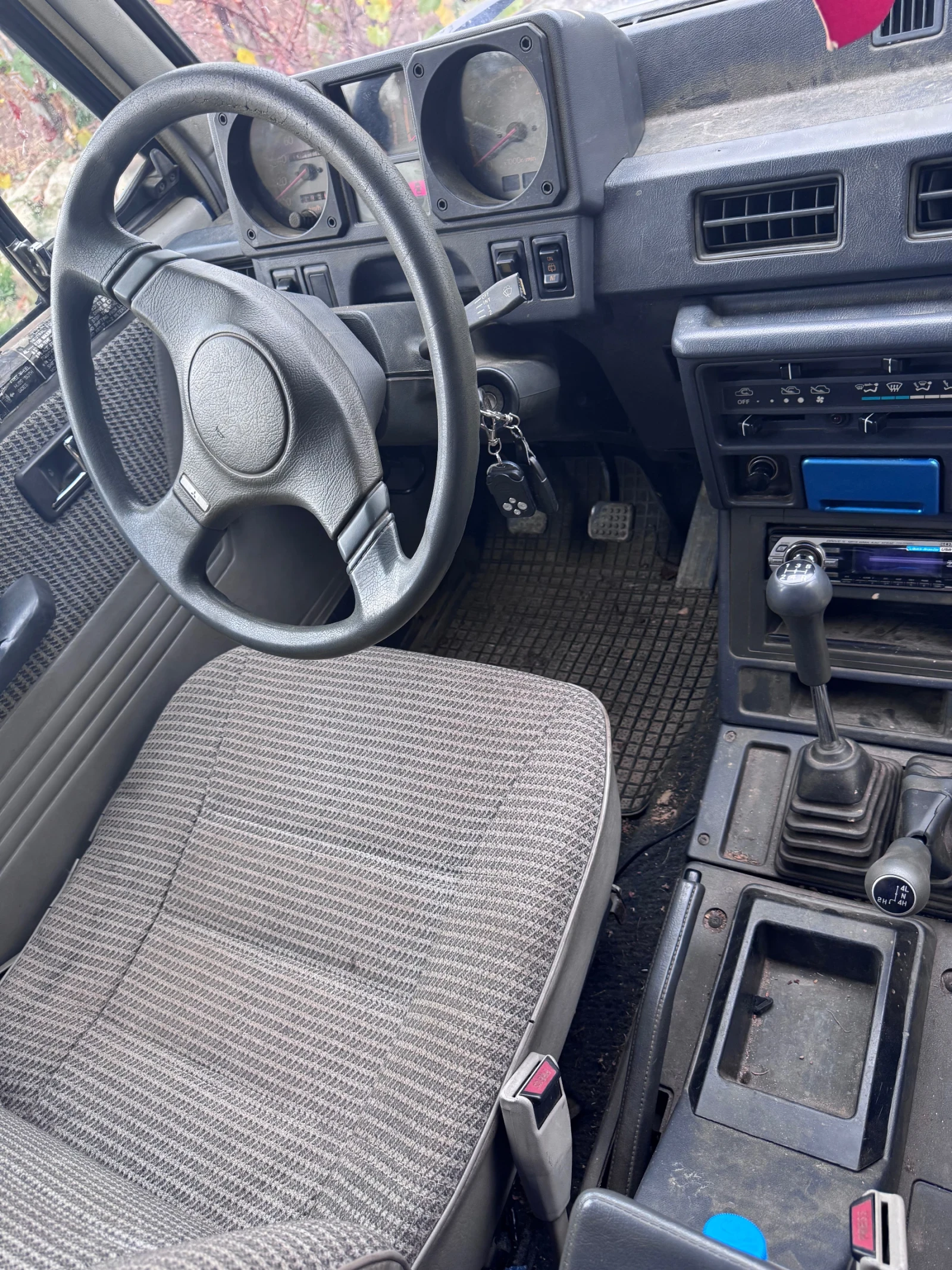 Mitsubishi Pajero 2.5 D, снимка 14 - Автомобили и джипове - 56656222