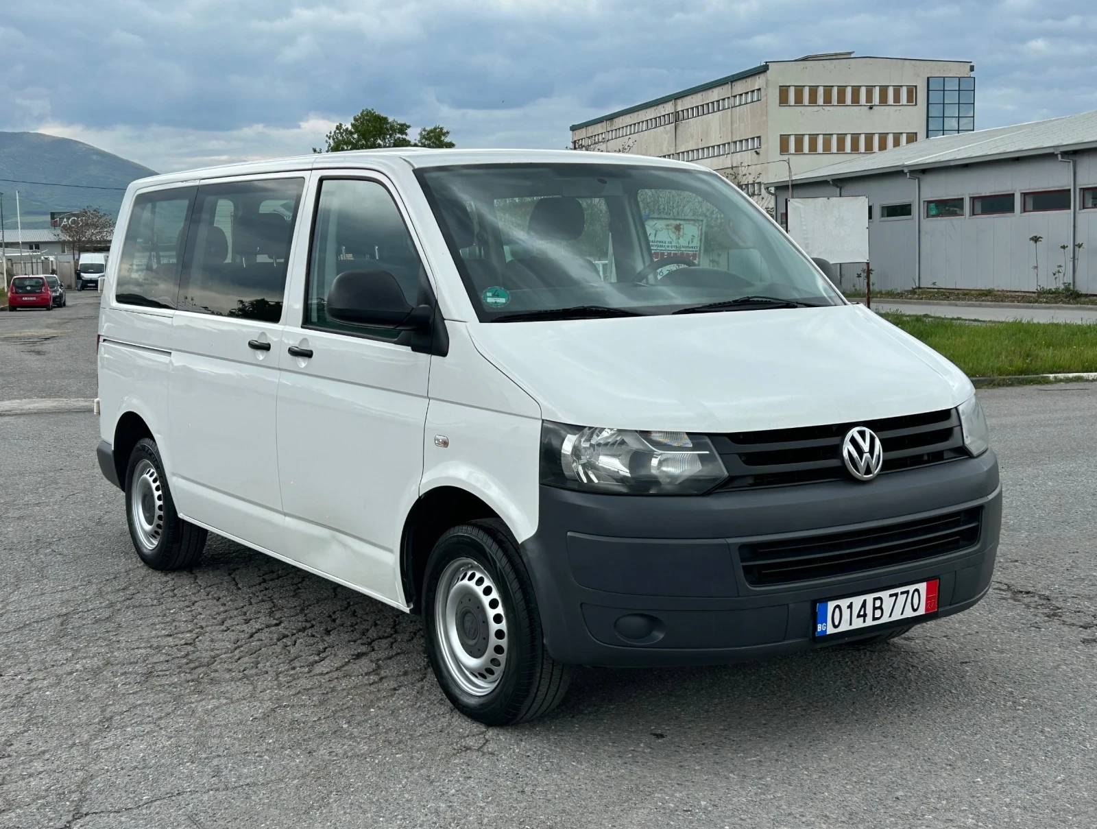 VW Transporter T5 2.0TDI 140к.с Face 8+ 1 ТОП, снимка 5 - Бусове и автобуси - 54396970