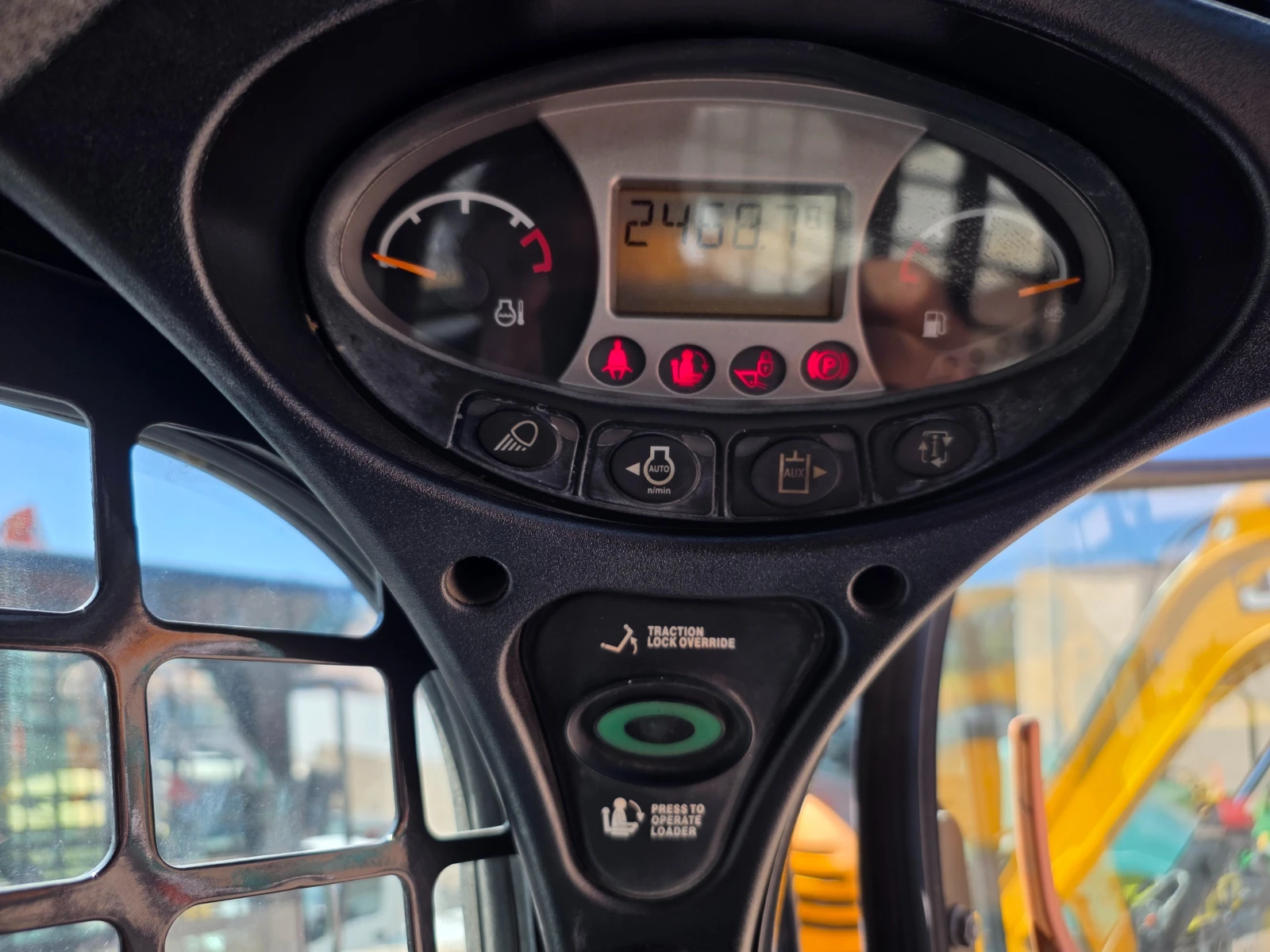 Мини челни товарачи Bobcat  Т650-HF-КЛИМАТИК, снимка 10 - Индустриална техника - 56214682