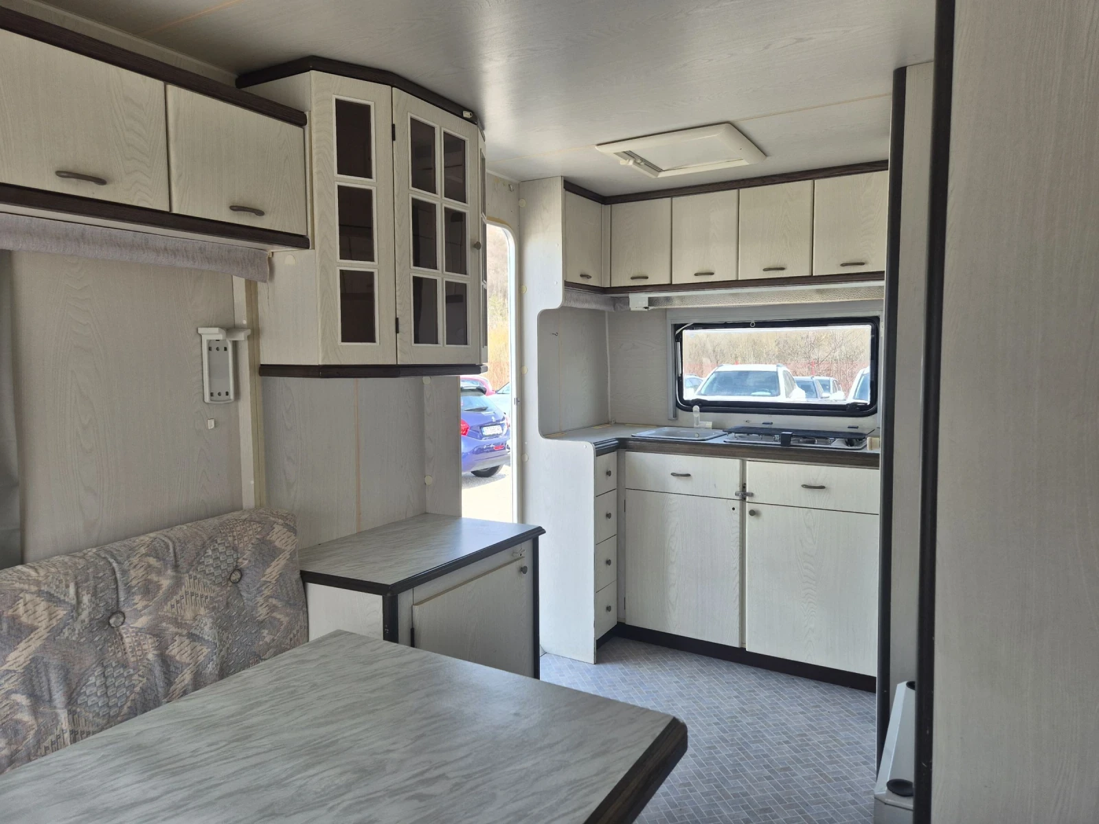 Каравана Hobby WC БАНЯ ФОРСЕЛТ , снимка 10 - Каравани и кемпери - 53894291