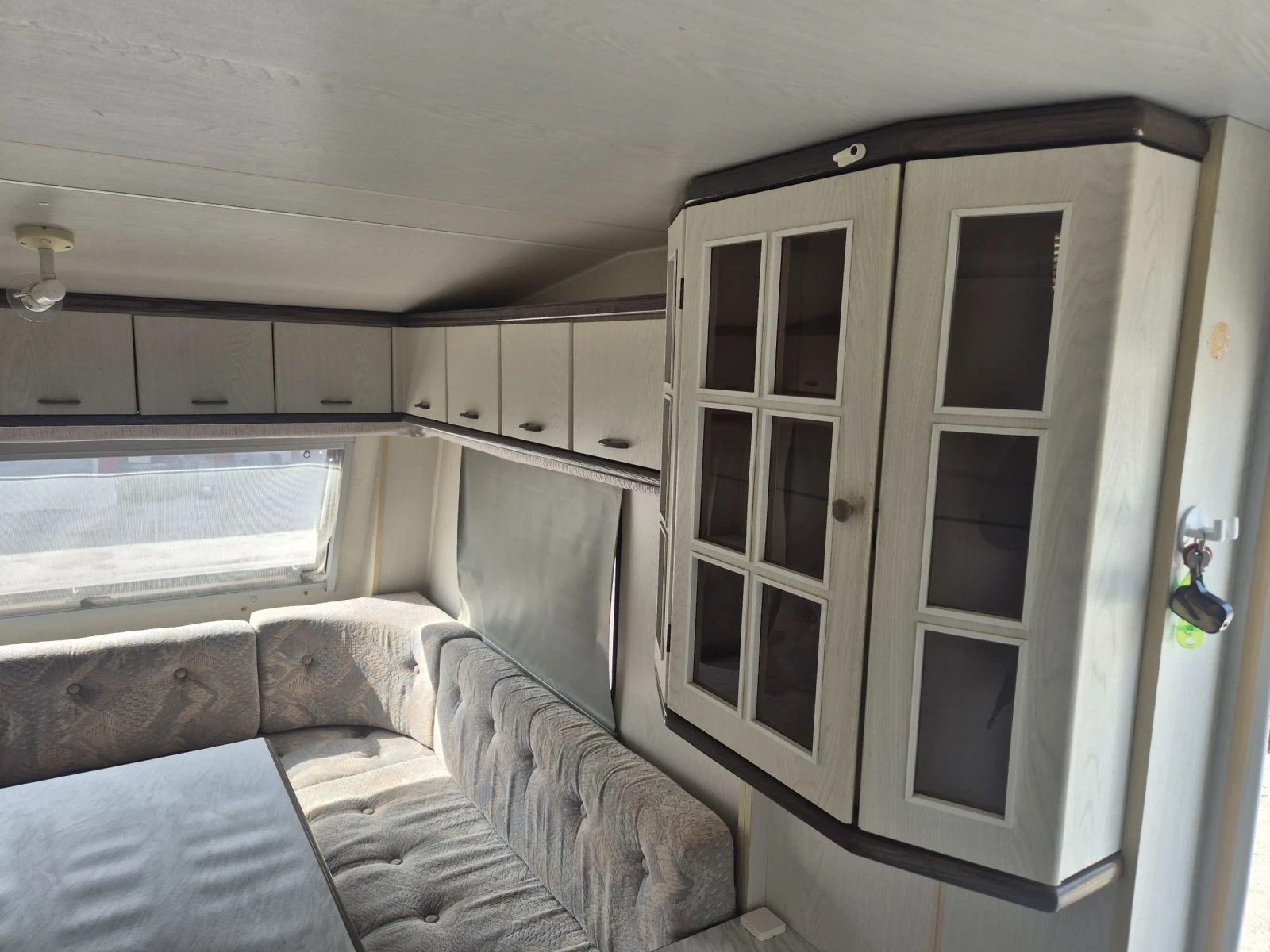 Каравана Hobby WC БАНЯ ФОРСЕЛТ , снимка 8 - Каравани и кемпери - 53894291