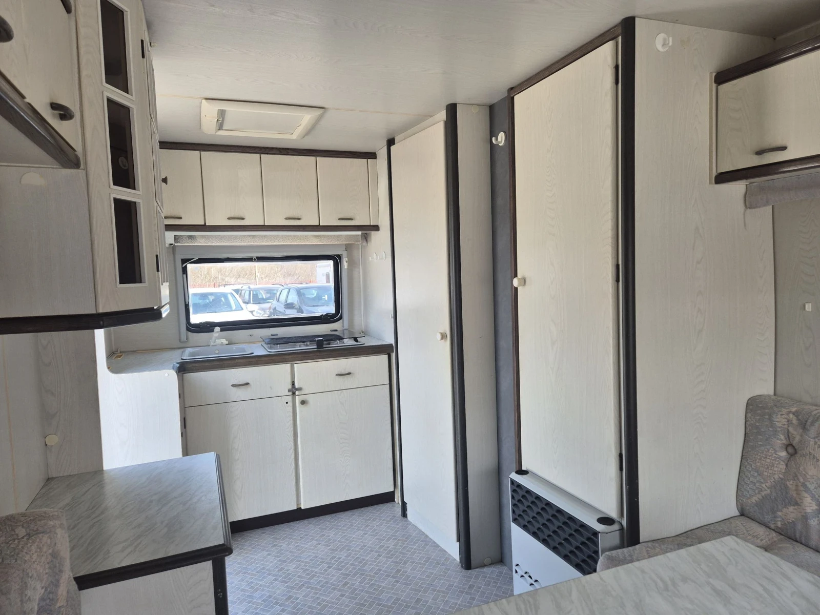 Каравана Hobby WC БАНЯ ФОРСЕЛТ , снимка 9 - Каравани и кемпери - 53894291