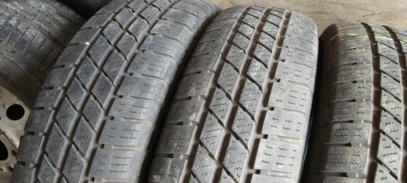 Гуми Зимни 205/80R16, снимка 2 - Гуми и джанти - 32211275