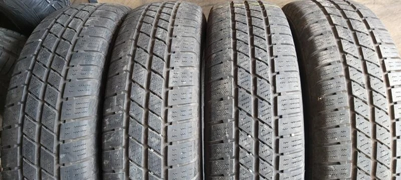 Гуми Зимни 205/80R16, снимка 1 - Гуми и джанти - 32211275