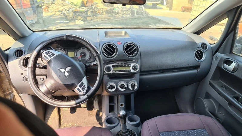 Mitsubishi Colt 1.3 НА ЧАСТИ, снимка 2 - Автомобили и джипове - 41526167