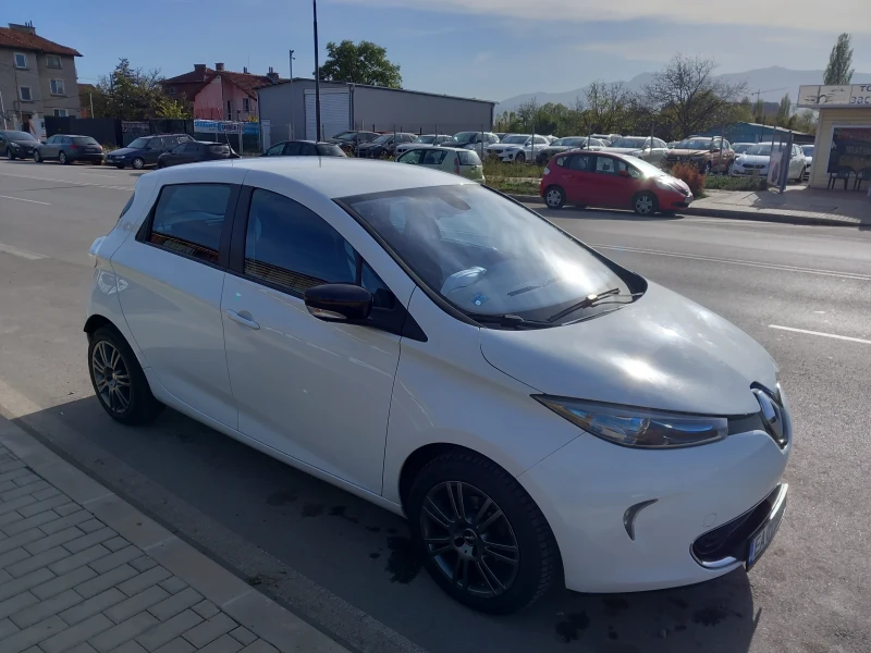 Renault Zoe, снимка 3 - Автомобили и джипове - 49102941