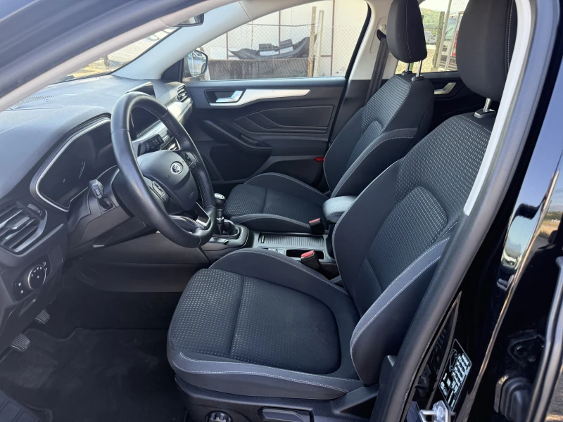 Ford Focus 1.0i/TITANIUM/NAV/LED/B&O/KEYLESS GO/SERVICE BOOK, снимка 7 - Автомобили и джипове - 50781732