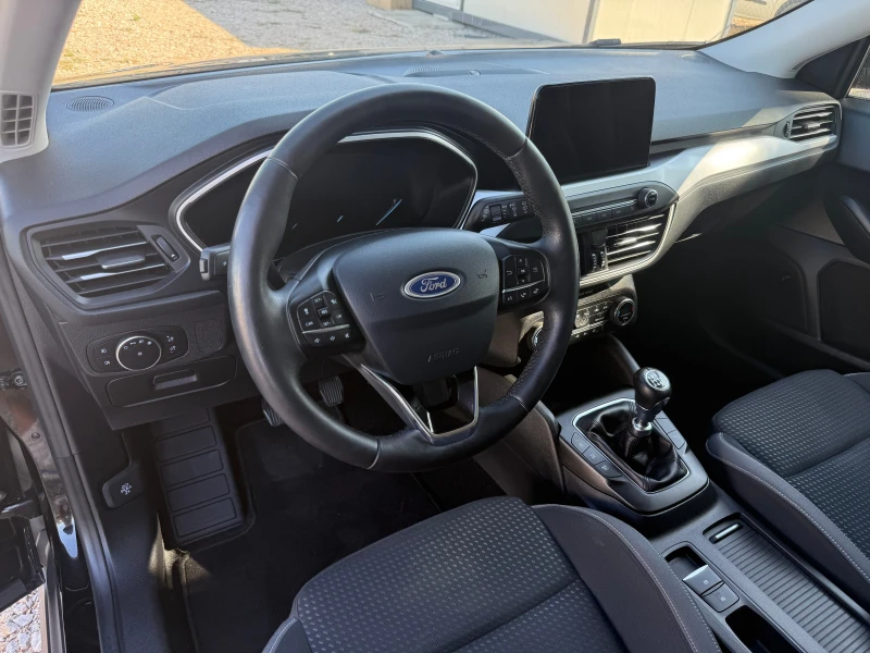 Ford Focus 1.0i/TITANIUM/NAV/LED/B&O/KEYLESS GO/SERVICE BOOK, снимка 12 - Автомобили и джипове - 50781732