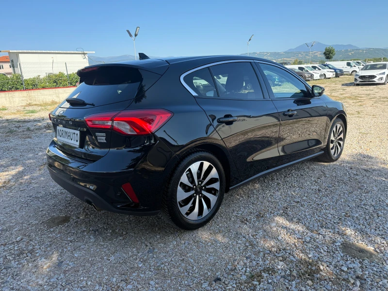 Ford Focus 1.0i/TITANIUM/NAV/LED/B&O/KEYLESS GO/SERVICE BOOK, снимка 2 - Автомобили и джипове - 50781732