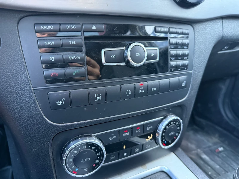 Mercedes-Benz GLK AMG* LED* FACE, снимка 13 - Автомобили и джипове - 50853414