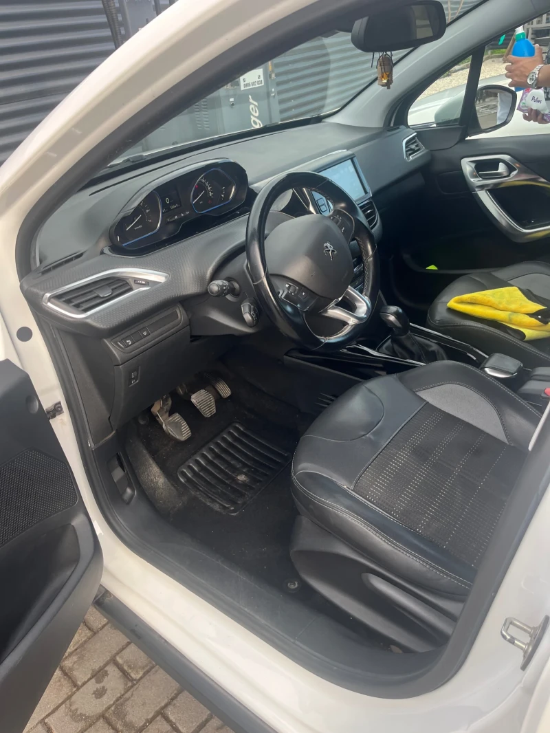 Peugeot 2008 1.2 Bluetech, снимка 8 - Автомобили и джипове - 51471015