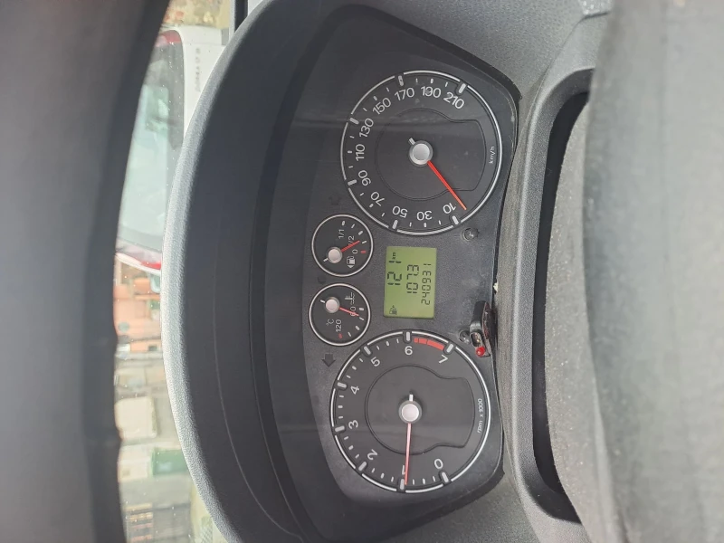 Ford Fiesta, снимка 10 - Автомобили и джипове - 53034840