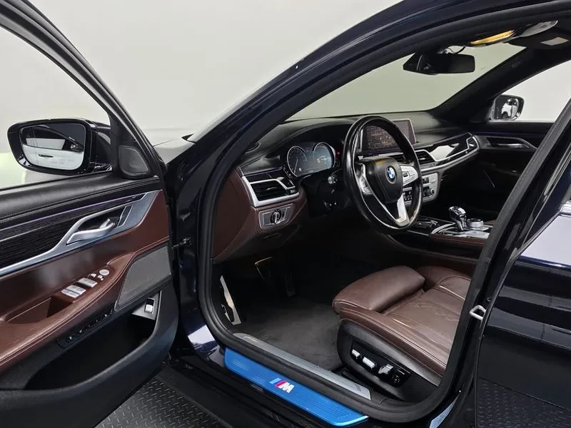 BMW 730 D xDrive M Sports - САМО 30% АВАНС, снимка 10 - Автомобили и джипове - 55845249