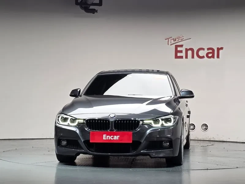 BMW 330 I M Sports* ПОДГРЕВ* HEAD UP* ШИБЕДАХ* НАВИГАЦИЯ* 