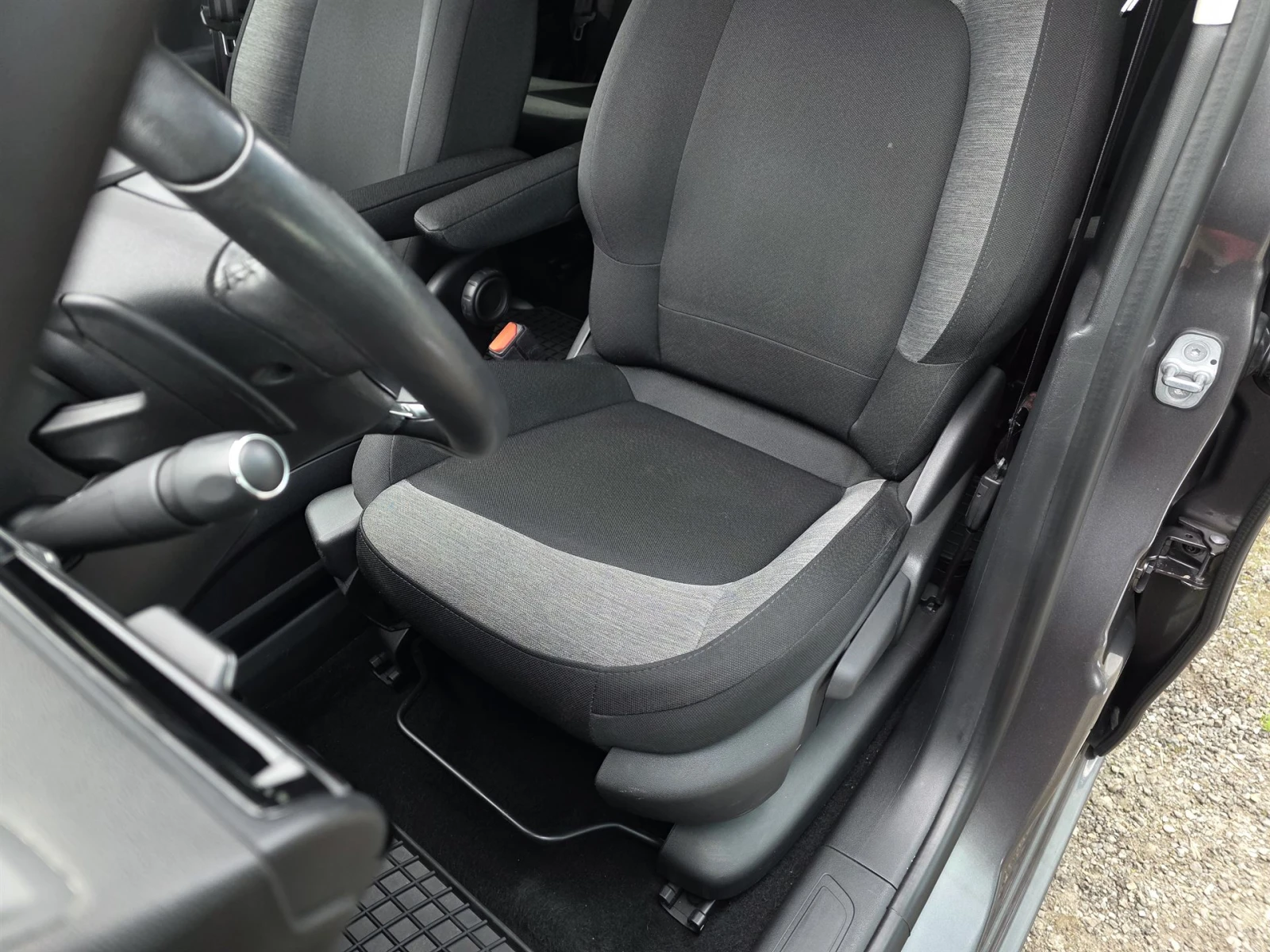 Citroen Grand C4 Picasso 1.2 e-THP Business - изображение 10
