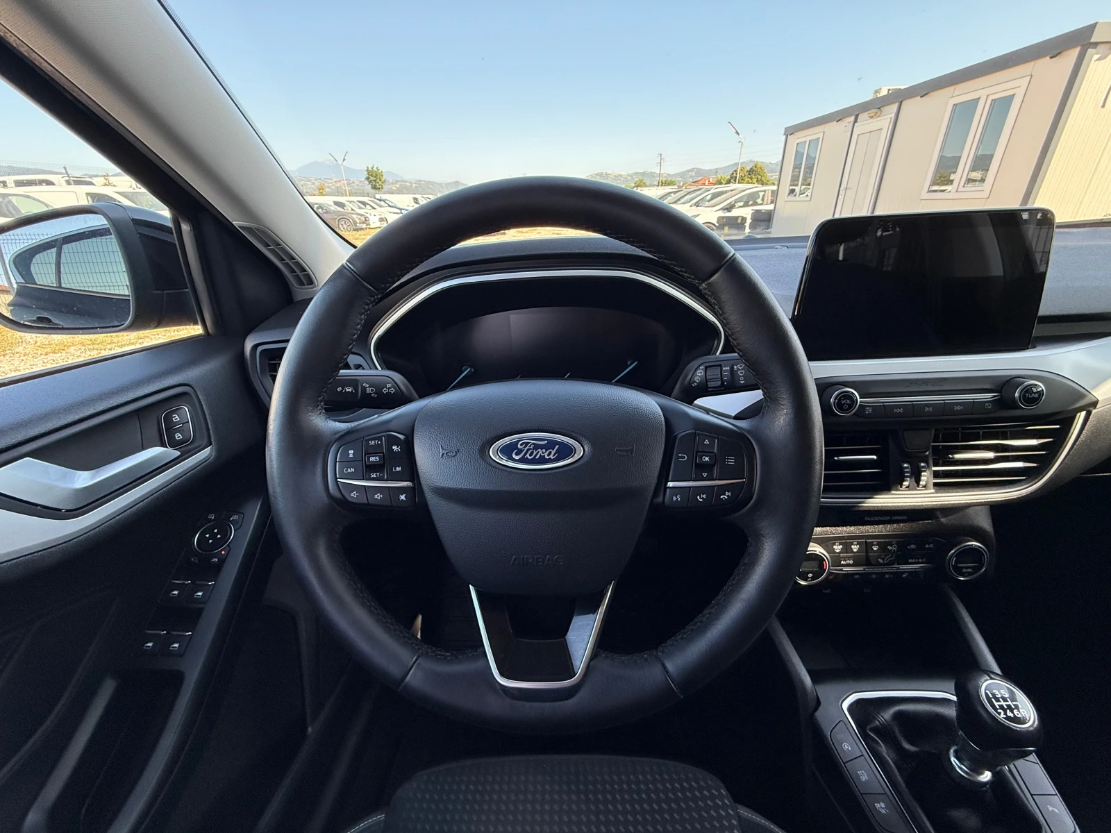 Ford Focus 1.0i/TITANIUM/NAV/LED/B&O/KEYLESS GO/SERVICE BOOK | Mobile.bg   11