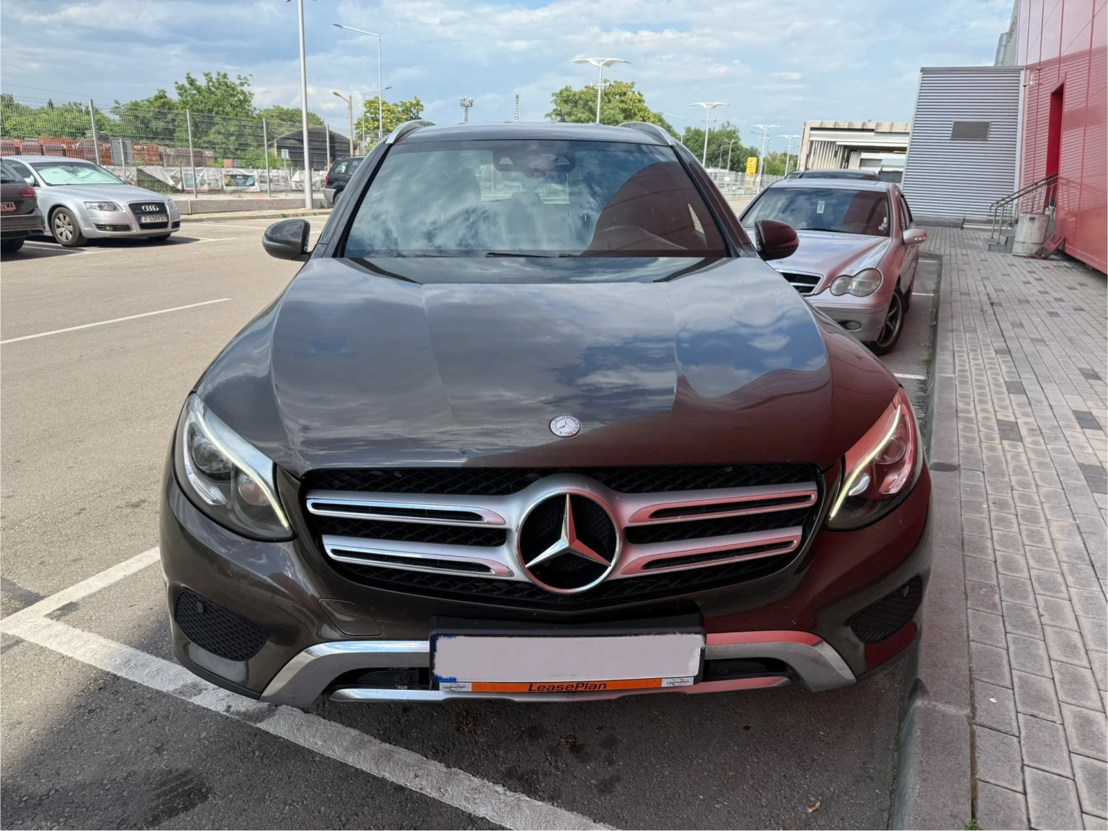 Mercedes-Benz CLC 250 AMG* LED* HeadUP* Кожа* Камера - изображение 2
