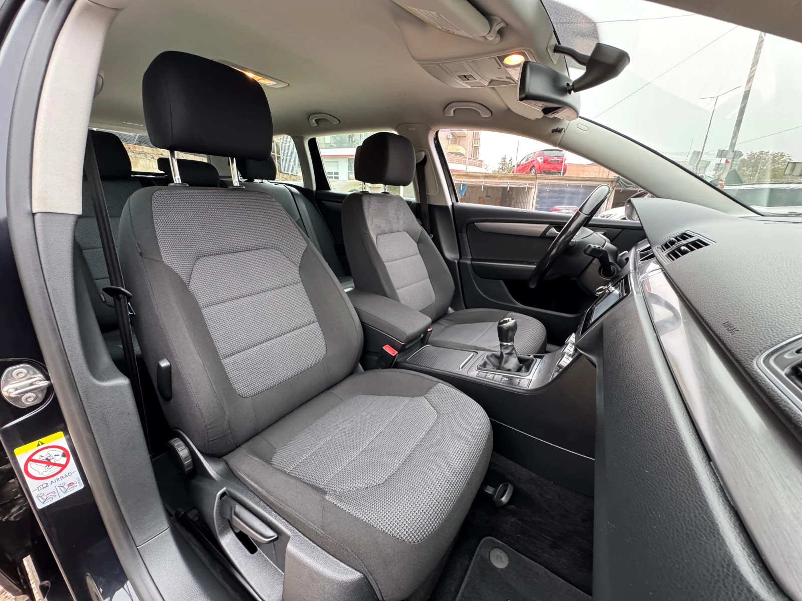 VW Passat 1.6TDI-105 | Mobile.bg   16