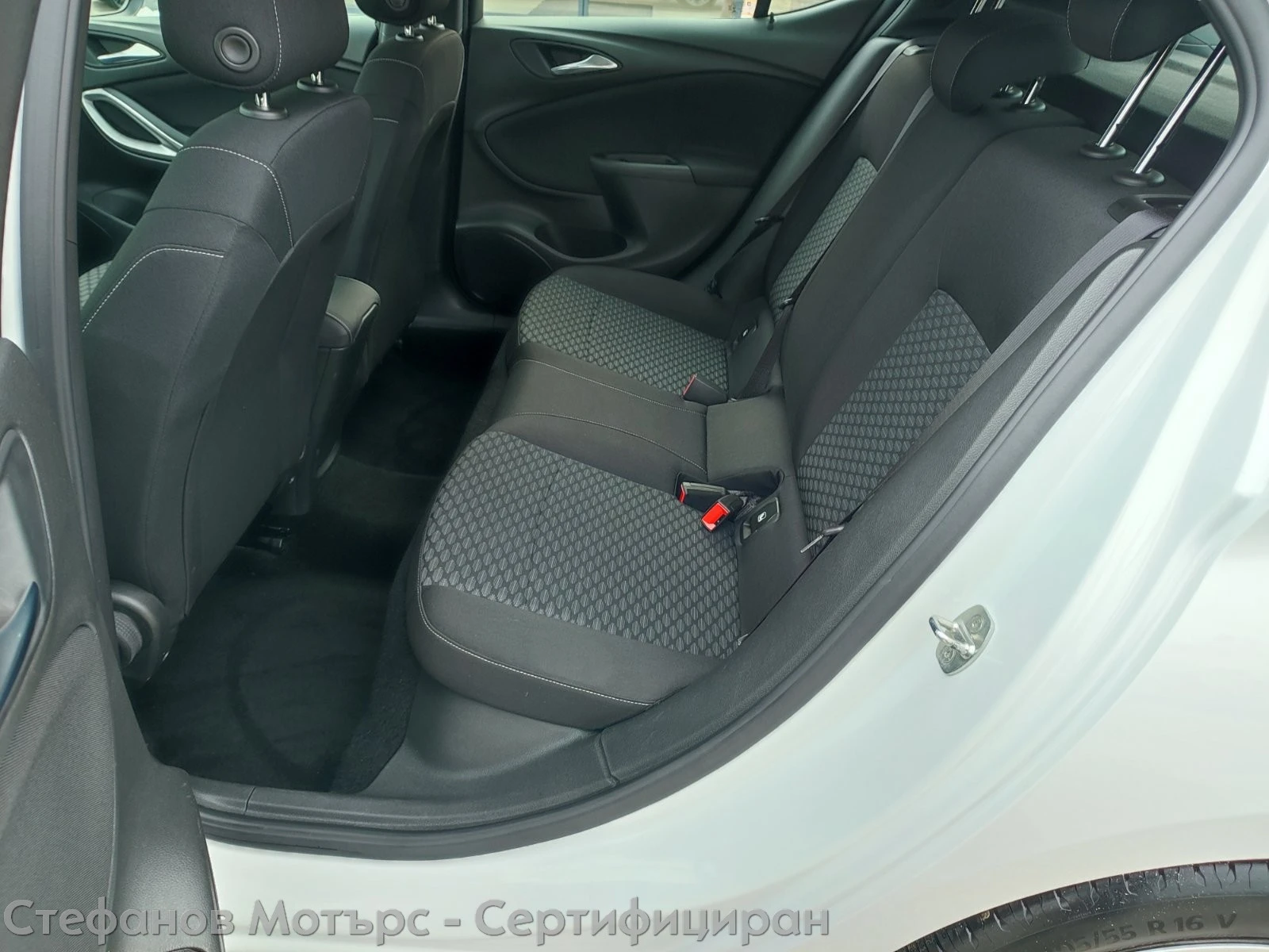 Opel Astra Edition 1.2 Turbo (130hp) MT6 | Mobile.bg � ����������� 13