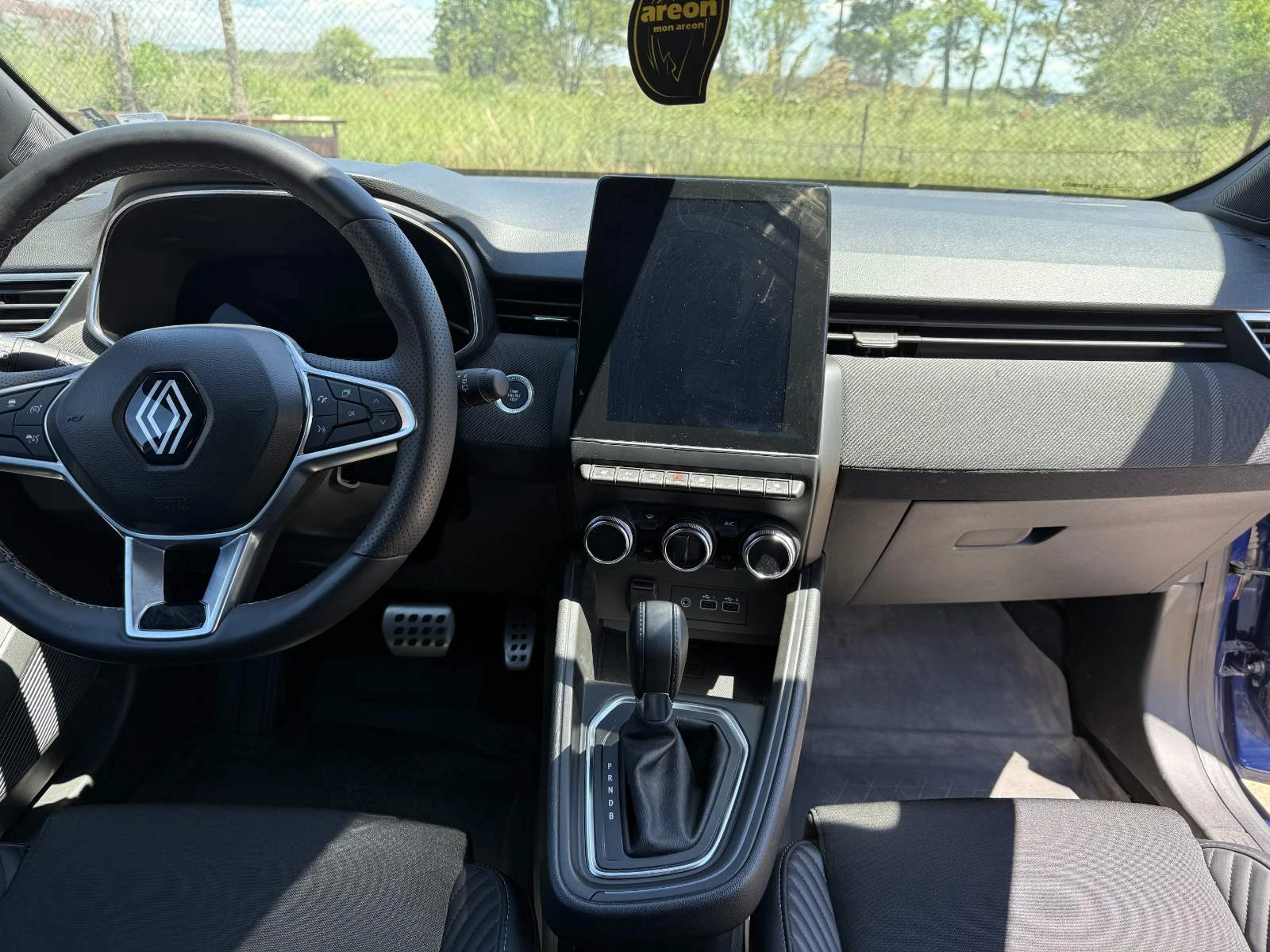 Renault Clio 1.6 E-Tech Hybrid, снимка 5 - Автомобили и джипове - 53487492