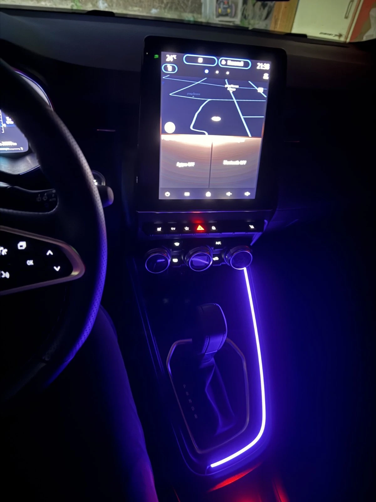 Renault Clio 1.6 E-Tech Hybrid, снимка 12 - Автомобили и джипове - 53487492