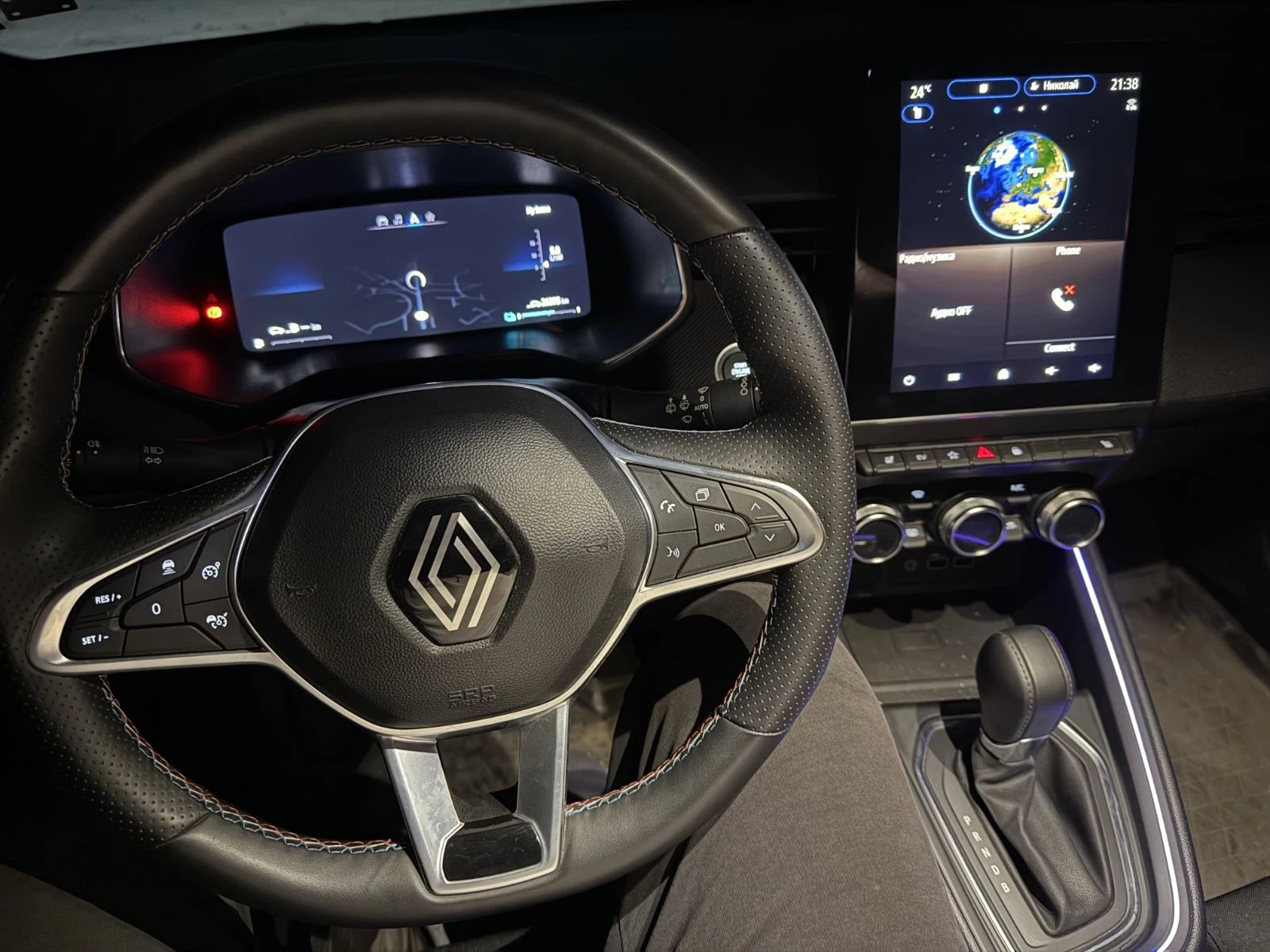 Renault Clio 1.6 E-Tech Hybrid, снимка 10 - Автомобили и джипове - 53487492