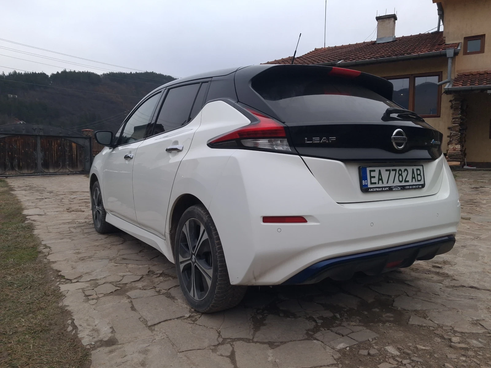 Nissan Leaf  62kW, ProPilot, OTA Update, снимка 4 - Автомобили и джипове - 53705051