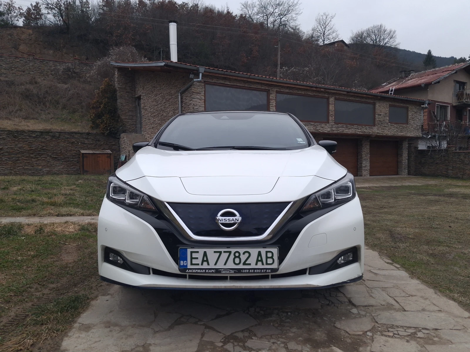 Nissan Leaf  62kW, ProPilot, OTA Update, снимка 2 - Автомобили и джипове - 53705051