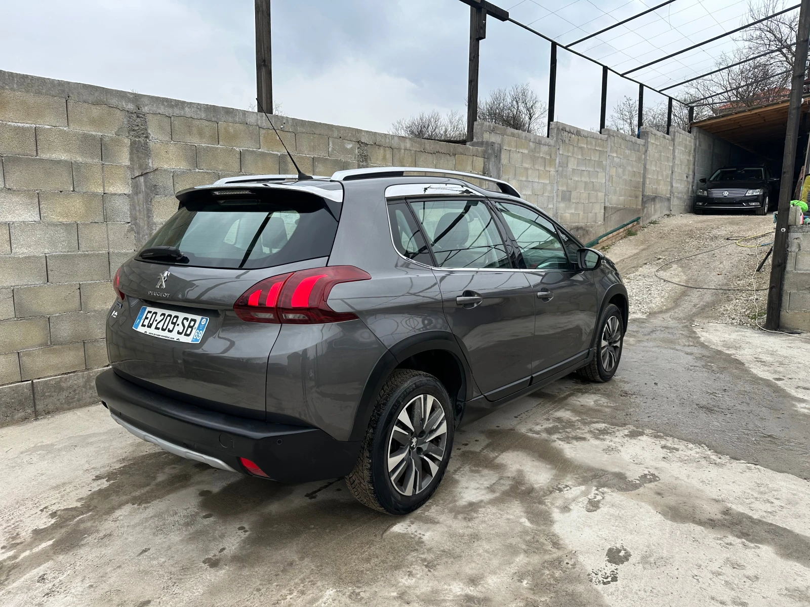 Peugeot 2008 1.6 Blue-HDi Allure История, снимка 5 - Автомобили и джипове - 53938385