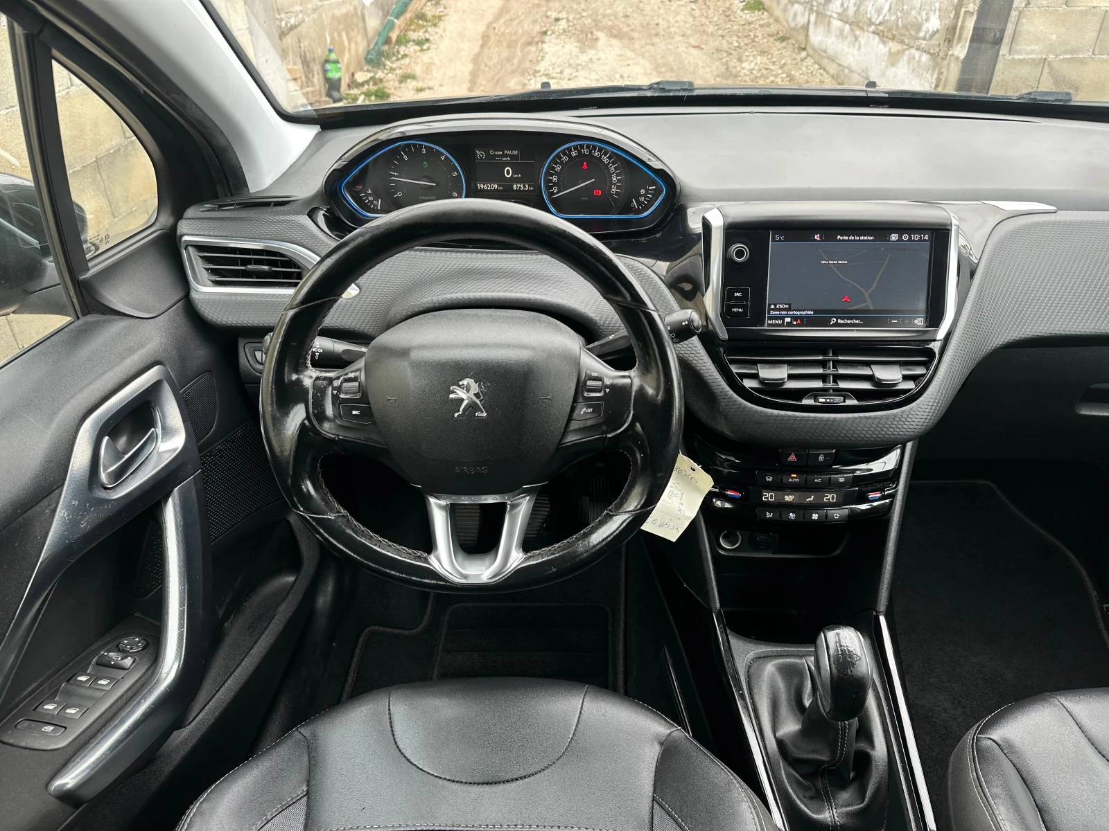 Peugeot 2008 1.6 Blue-HDi Allure История, снимка 10 - Автомобили и джипове - 53938385
