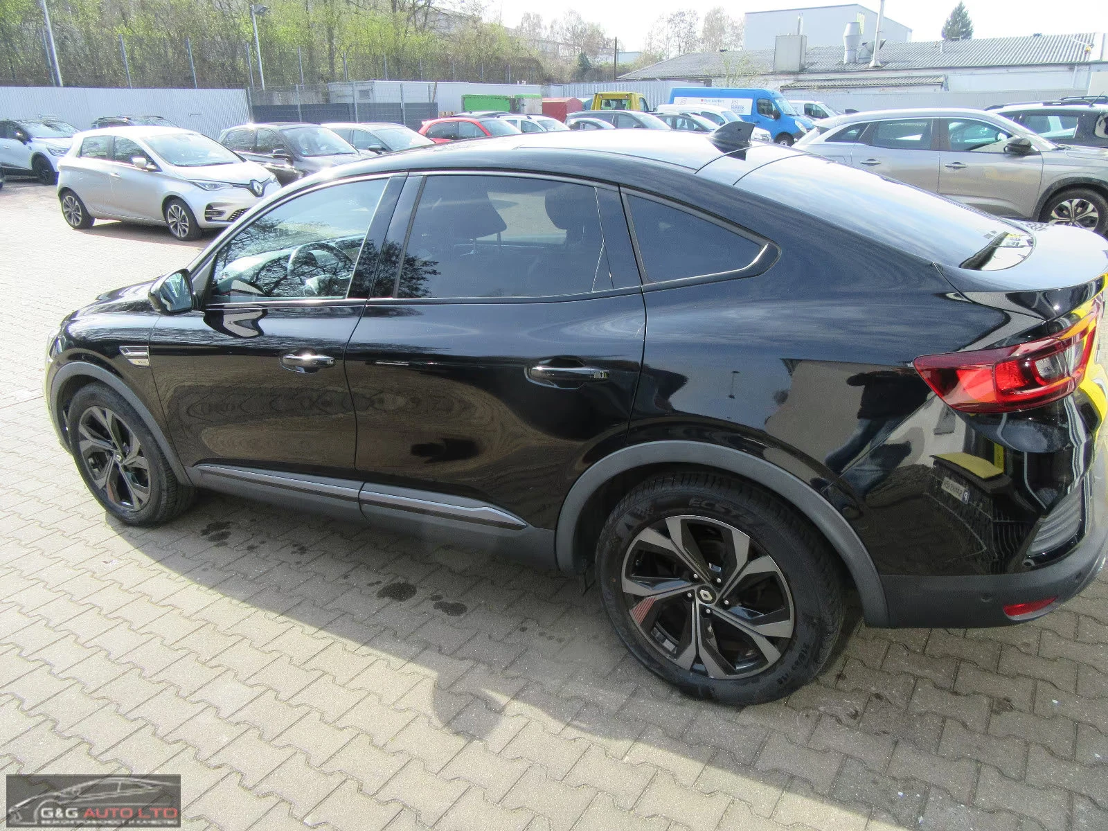Renault Arkana TCe/160HP/RS-LINE/CAM/BOSE/NAVI/CPLAY/103q, снимка 3 - Автомобили и джипове - 54042714
