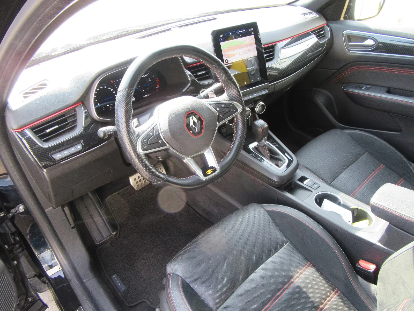 Renault Arkana TCe/160HP/RS-LINE/CAM/BOSE/NAVI/CPLAY/103q, снимка 7 - Автомобили и джипове - 54042714