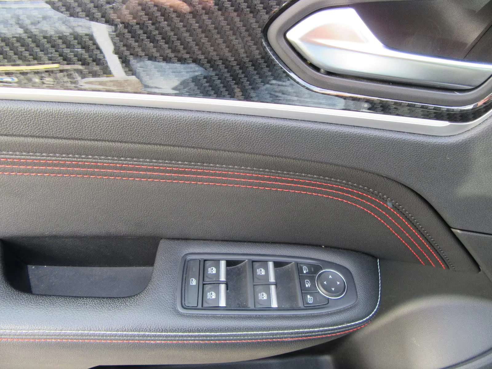 Renault Arkana TCe/160HP/RS-LINE/CAM/BOSE/NAVI/CPLAY/103q, снимка 10 - Автомобили и джипове - 54042714