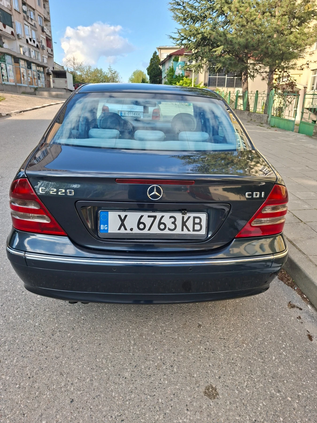 Mercedes-Benz C 220, снимка 2 - Автомобили и джипове - 54310149