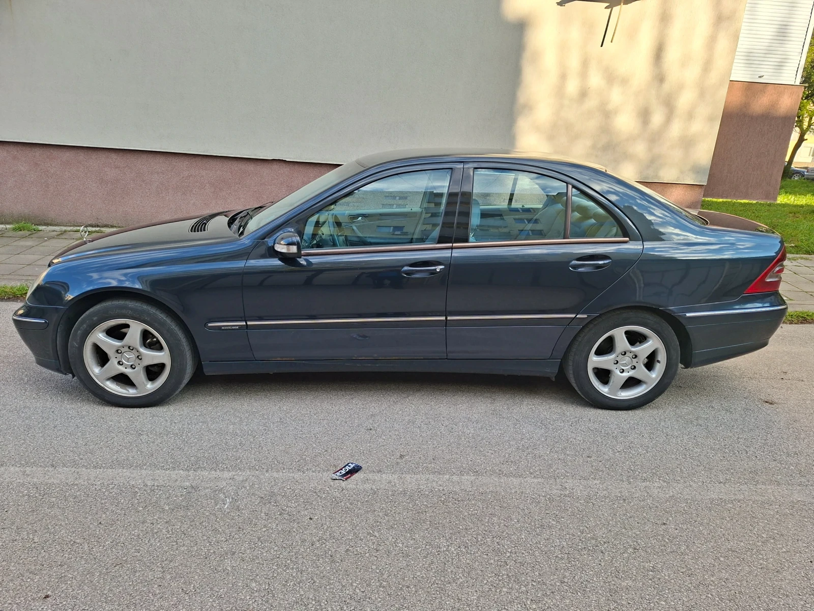 Mercedes-Benz C 220, снимка 8 - Автомобили и джипове - 54310149