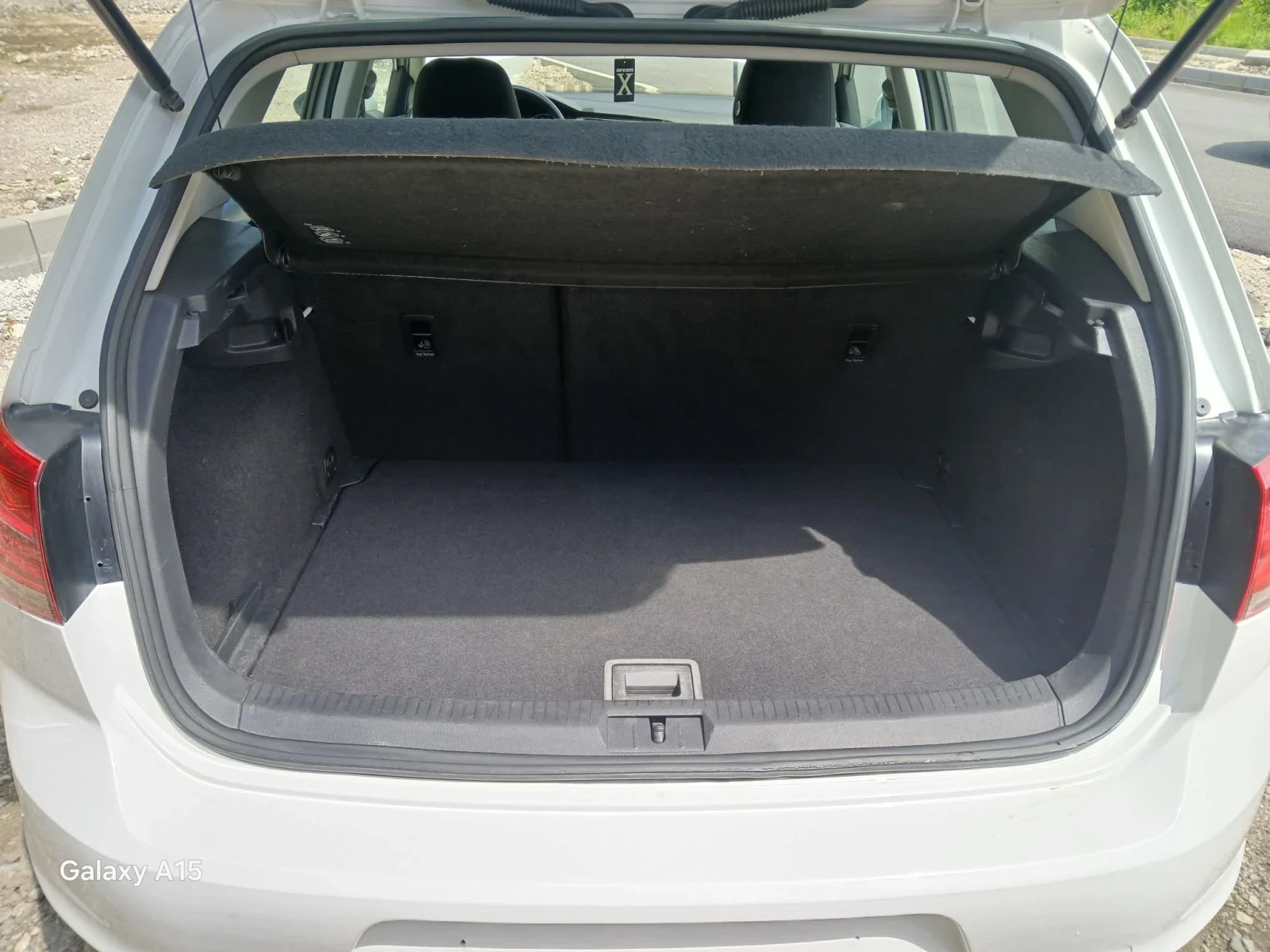 VW Golf 1.6TDI, снимка 7 - Автомобили и джипове - 54727886