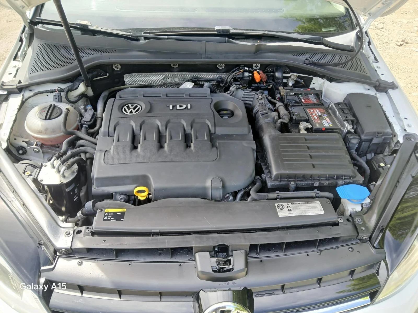 VW Golf 1.6TDI, снимка 6 - Автомобили и джипове - 54727886