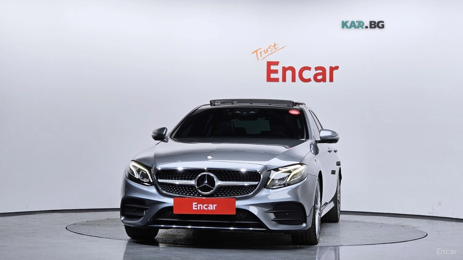 Mercedes-Benz E 300 4MATIC* AMG-LINE* FULL-ASSISTS* 3D-BURMESTER* PANO, снимка 2 - Автомобили и джипове - 54812235