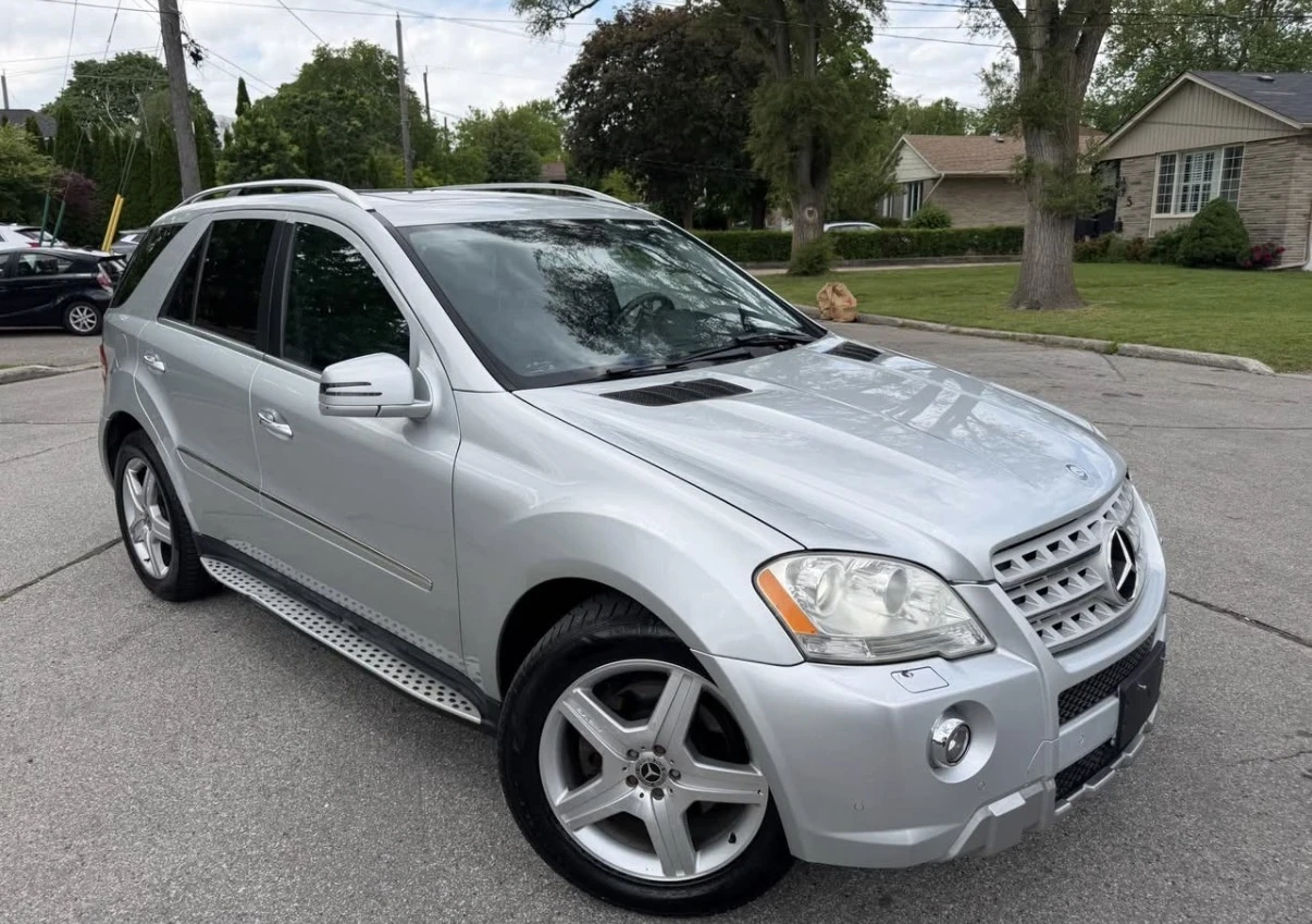 Mercedes-Benz ML 550 AMG * ОБДУХВАНЕ * KEYLESS * AIRMATIC * CARFAX * , снимка 3 - Автомобили и джипове - 54864194
