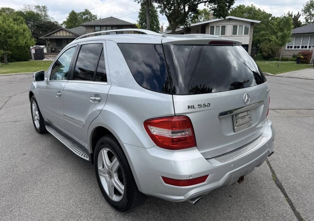 Mercedes-Benz ML 550 AMG * ОБДУХВАНЕ * KEYLESS * AIRMATIC * CARFAX * , снимка 7 - Автомобили и джипове - 54864194