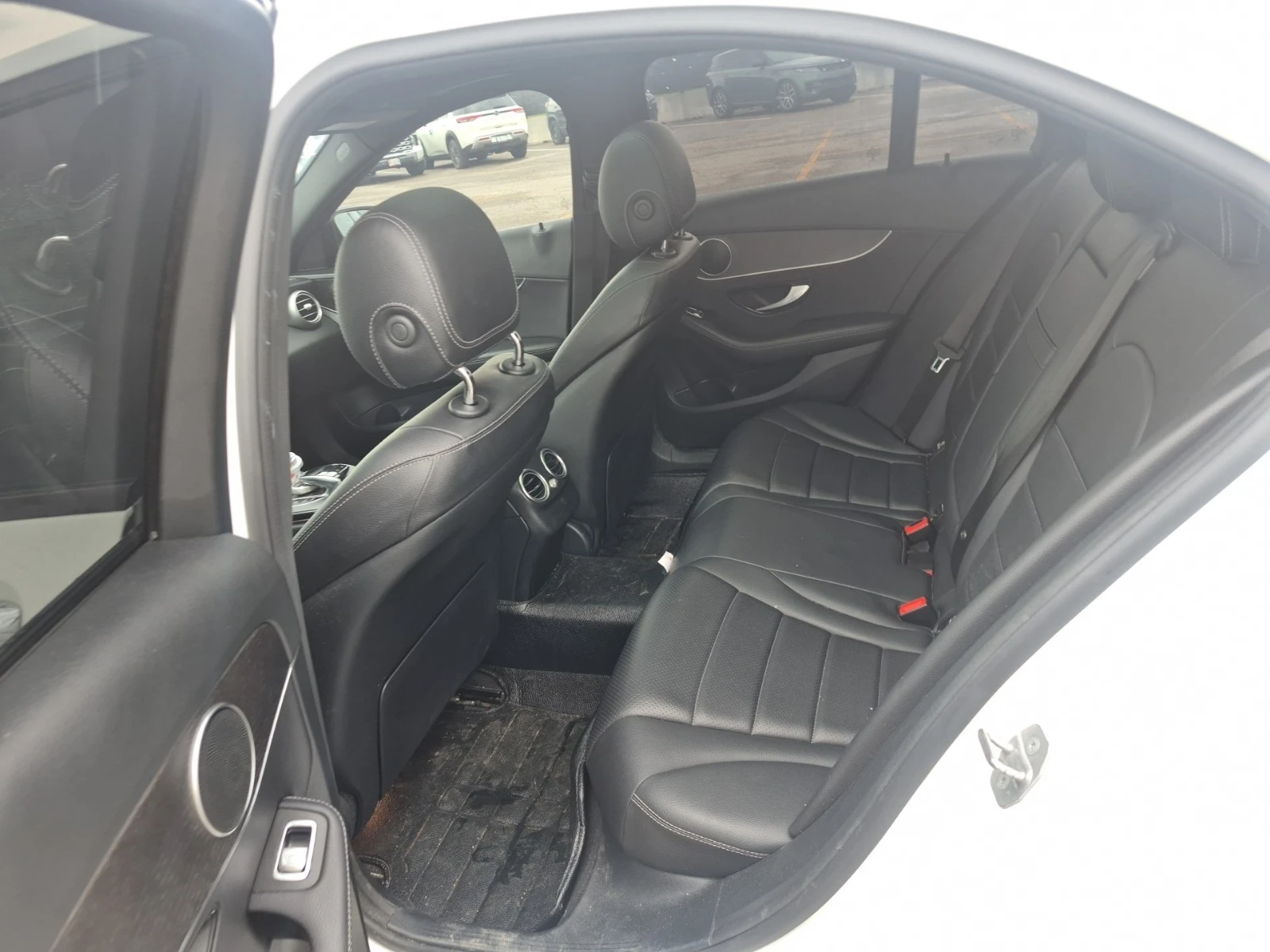 Mercedes-Benz C 300 AMG * * ПАНОРАМА * * CARFAX * * АВТО КРЕДИТ * * , снимка 9 - Автомобили и джипове - 54947502