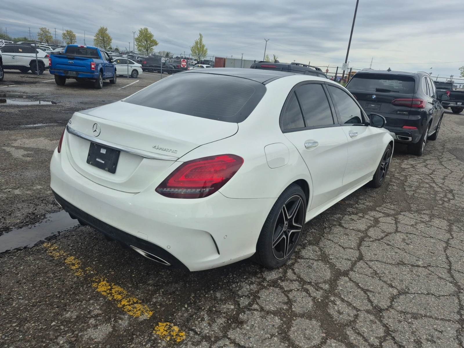 Mercedes-Benz C 300 AMG * * ПАНОРАМА * * CARFAX * * АВТО КРЕДИТ * * , снимка 3 - Автомобили и джипове - 54947502