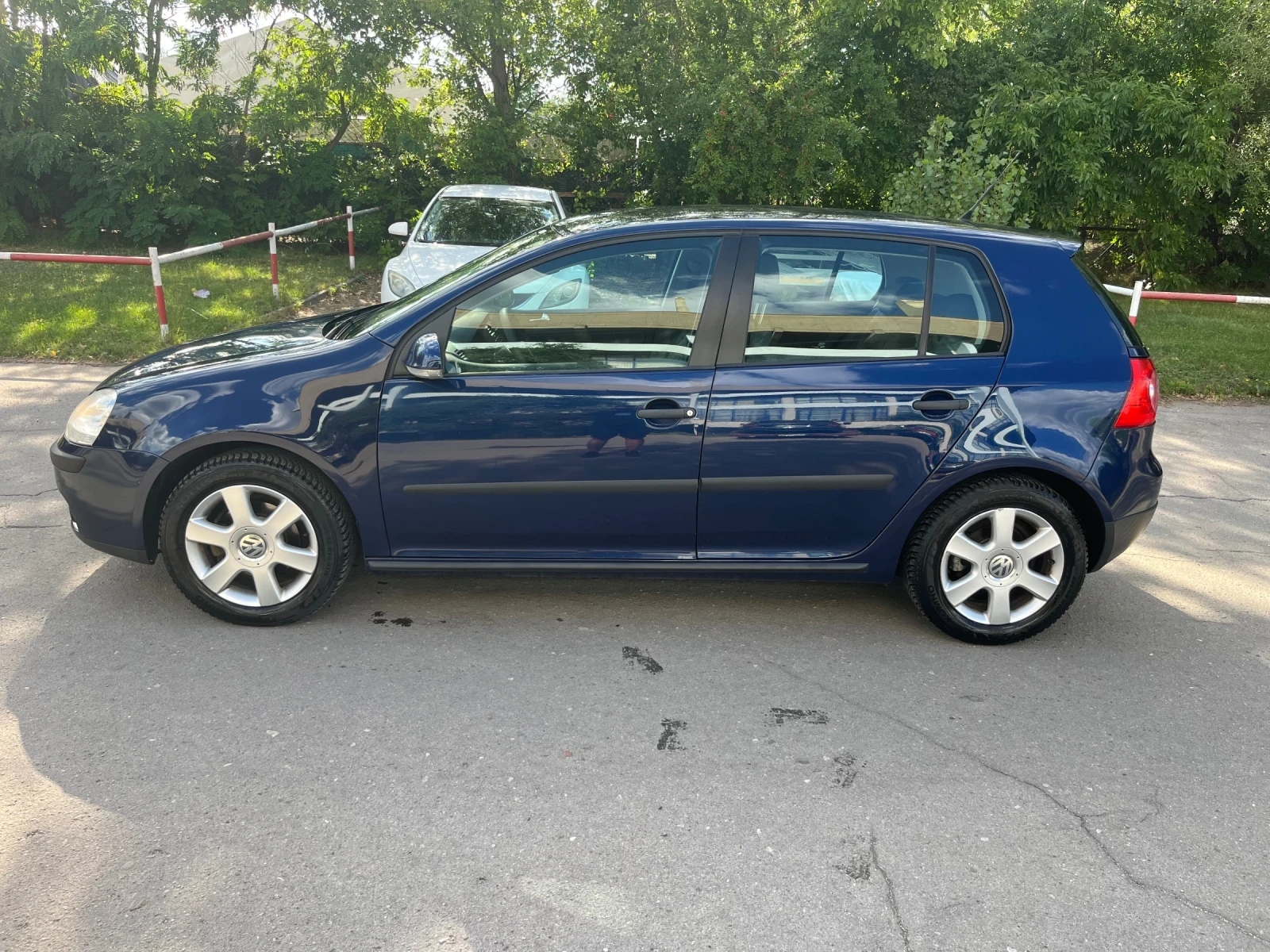 VW Golf 1.4 i 75к. клима, снимка 5 - Автомобили и джипове - 55509753